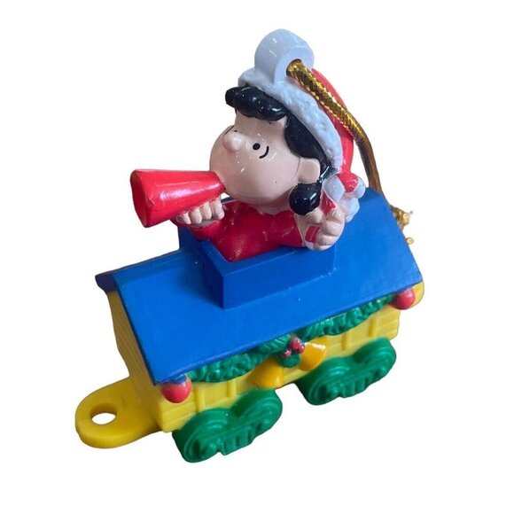 Vintage Charlie Brown PEANUTS GANG ORNAMENT LUCY IN CHRISTMAS TRAIN PVC FIGURE - Picture 1 of 8